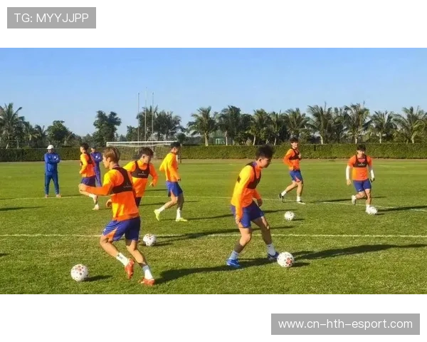 球员在赛后呼吁球迷继续支持球队前进,球迷们正在为队员们加油鼓劲 球员在赛后呼吁球迷继续支持球队前进,球迷们正在为队员们加油鼓劲